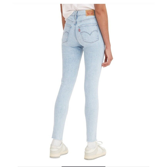 NWT Levi's 720 High-Rise Super Skinny Jeans Light Wash Stretch Womens 33/16 - Picture 2 of 4